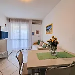 Luminous One Bedroom Flat With Side Sea View Appartamento Bibione