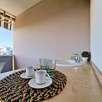 Appartamento Luminous One Bedroom Flat With Side Sea View *