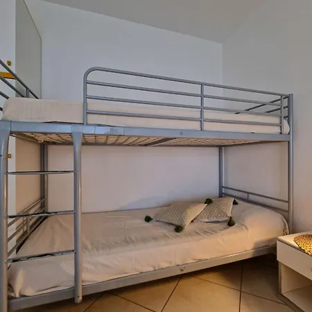 Appartamento Luminous One Bedroom Flat With Side Sea View
